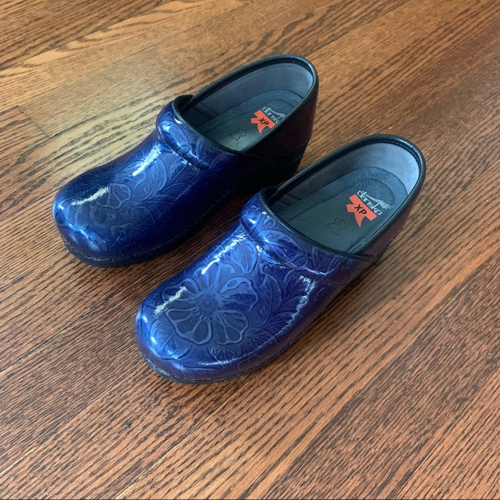 Dansko XP beautiful blue floral clogs